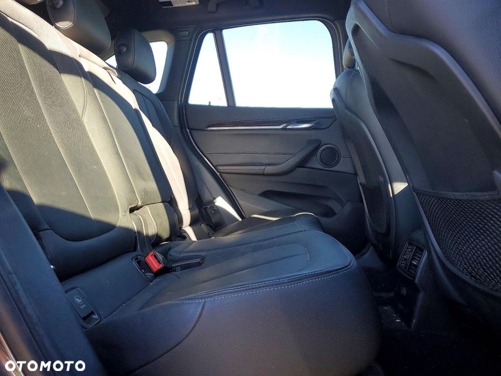 BMW X1 xDrive25i Sport Line - 10