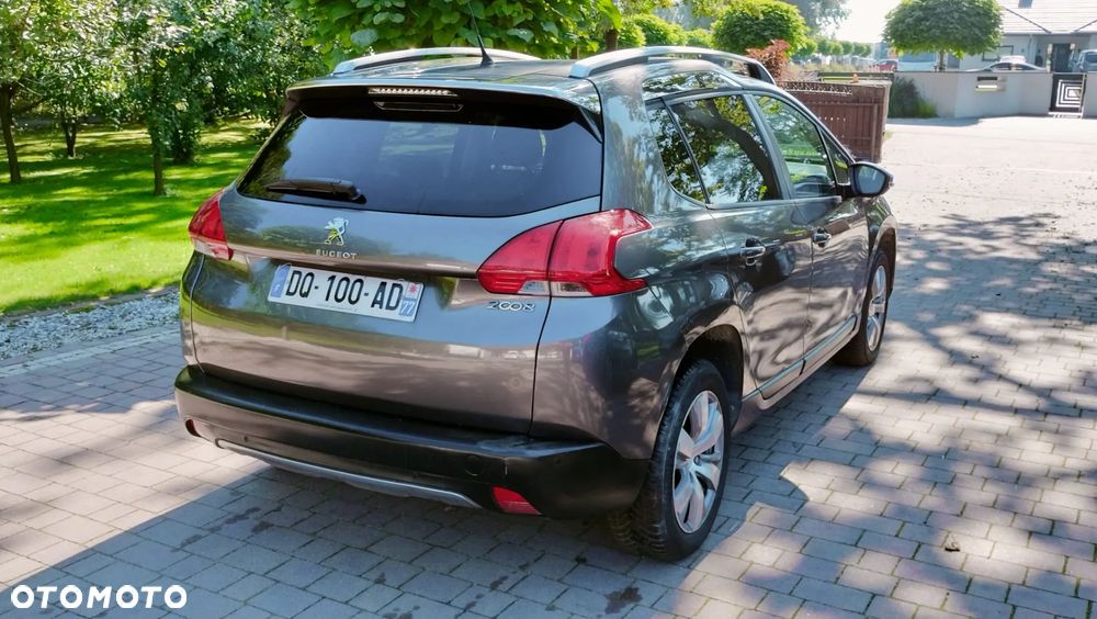 Peugeot 2008 1.2 Pure Tech Style - 17
