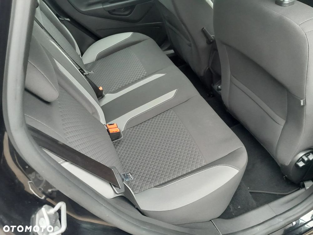 Ford Fiesta 1.0 Champions Edition - 19