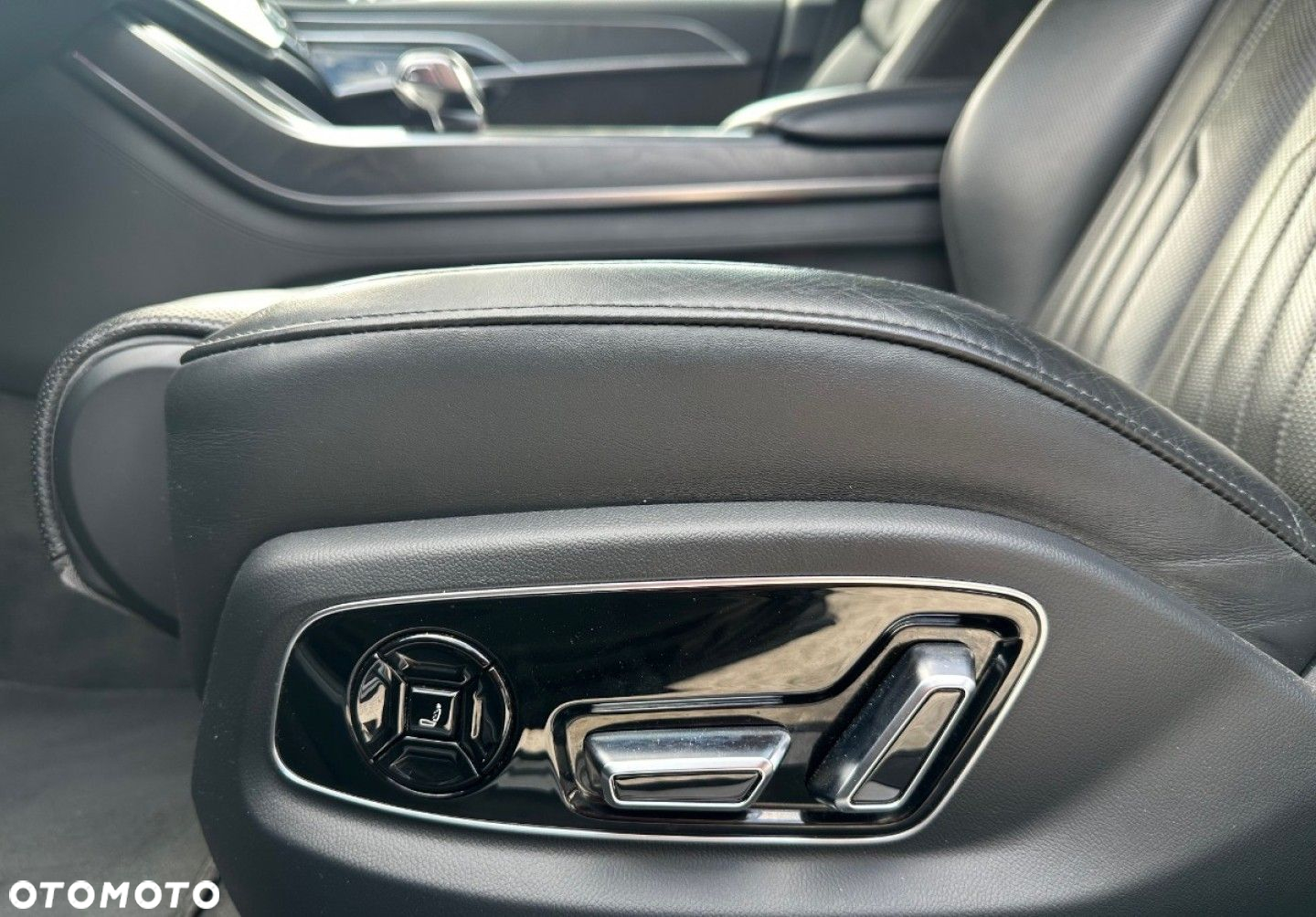 Audi A8 - 11