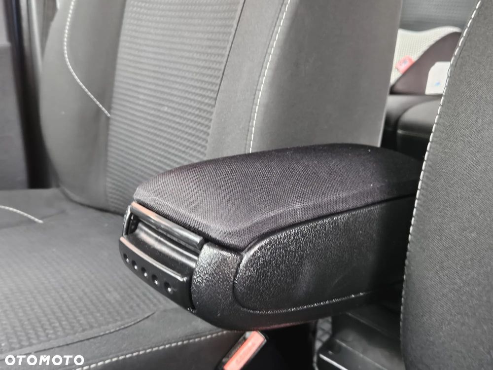 Dacia Lodgy 1.6 SCe Laureate S&S - 25