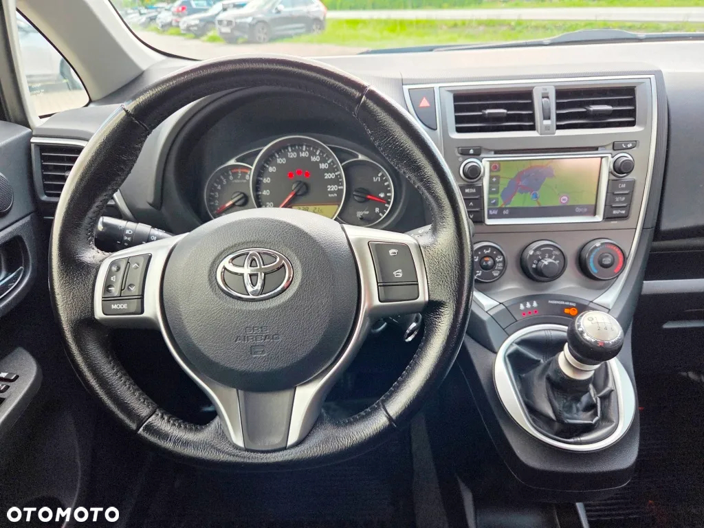 Toyota Verso S 1.33 Premium - 33