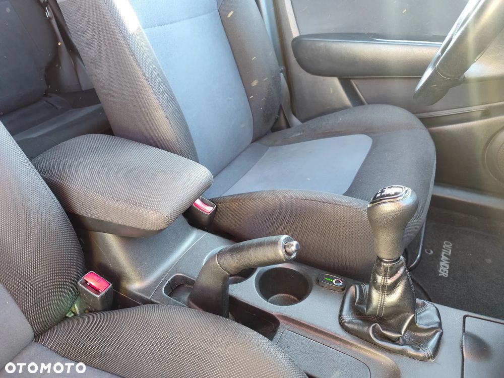 Mitsubishi Outlander - 22