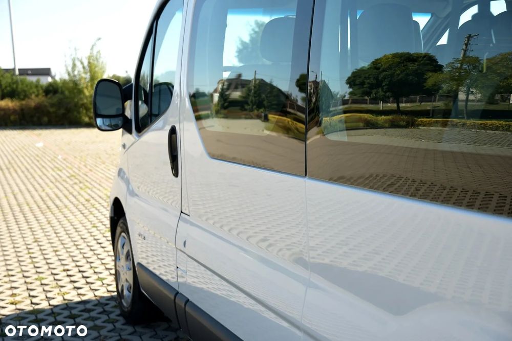 Renault Trafic Passenger L2H1 Expression - 15