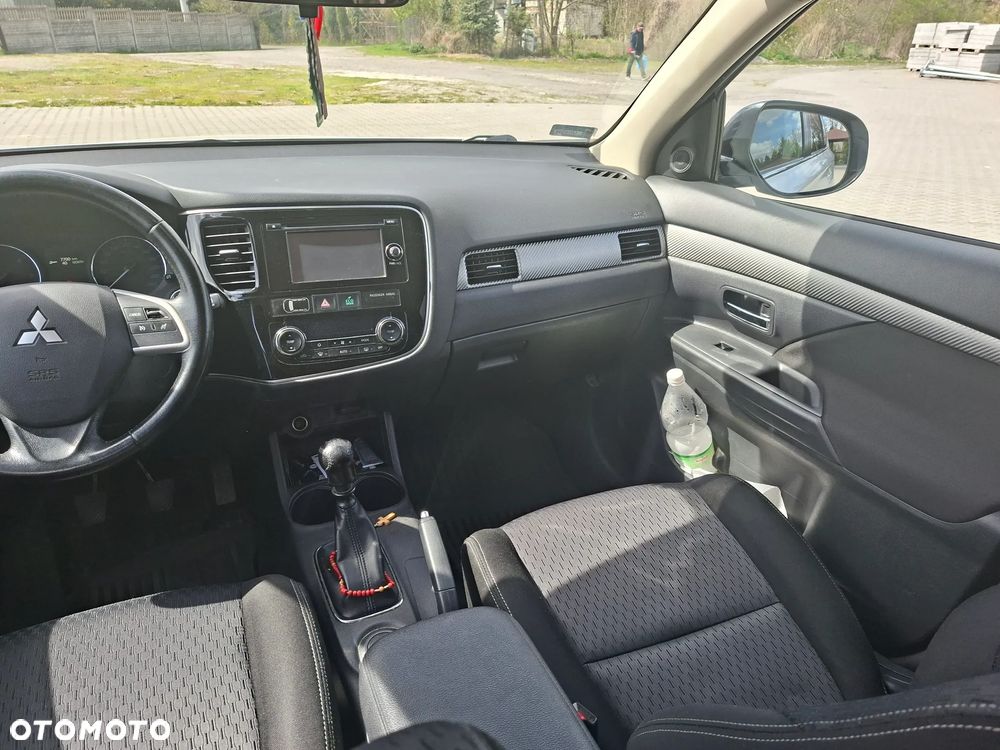 Mitsubishi Outlander 2.2 DID Intense - 11