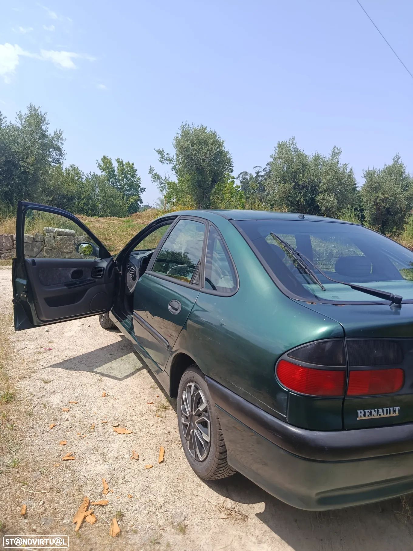 Renault Laguna - 1