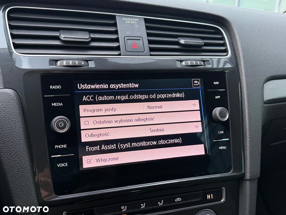 Volkswagen Golf 1.5 TSI BMT Comfortline DSG - 27