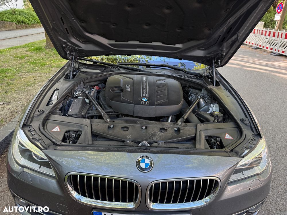 BMW Seria 5 525d xDrive AT - 13