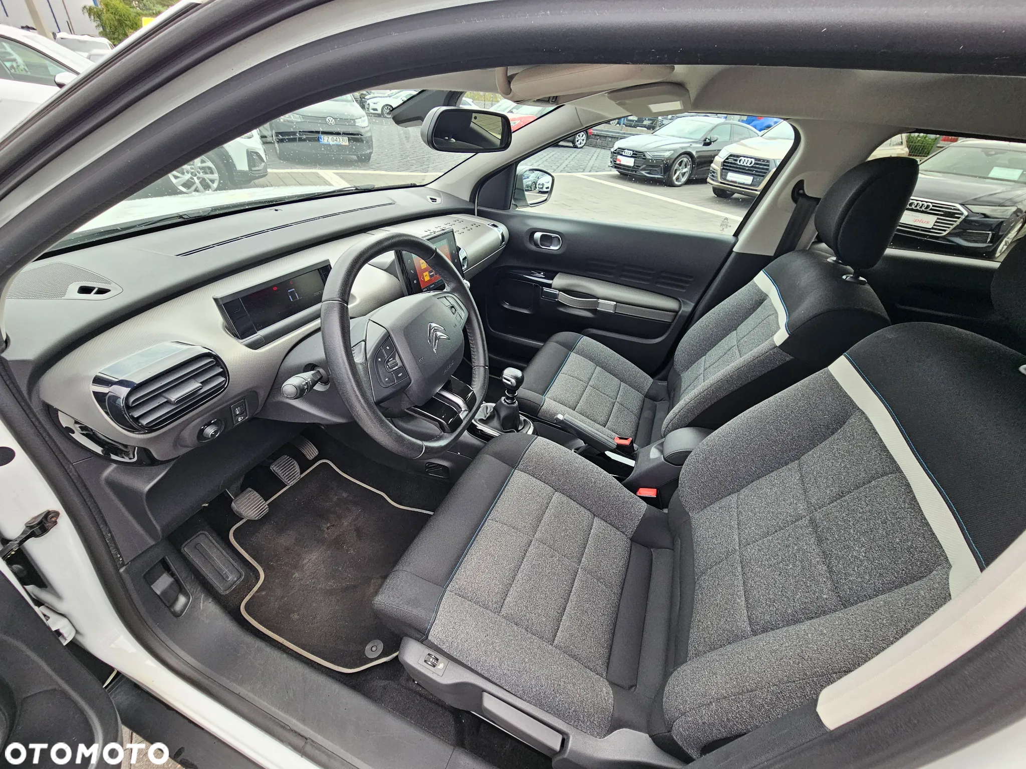 Citroën C4 Cactus 1.2 PureTech Shine S&S - 10