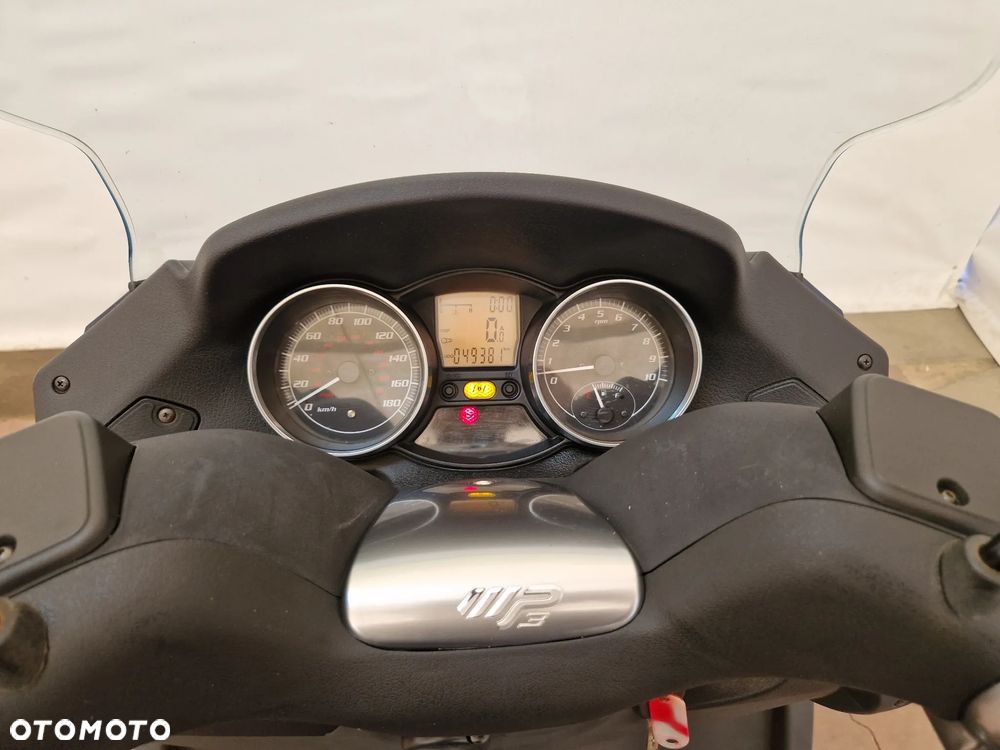Piaggio MP-3 - 36