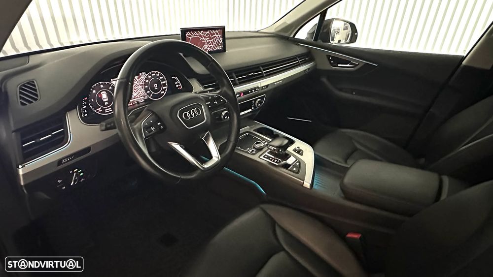 Audi Q7 3.0 TDI quattro S-line Tiptronic 7L - 9