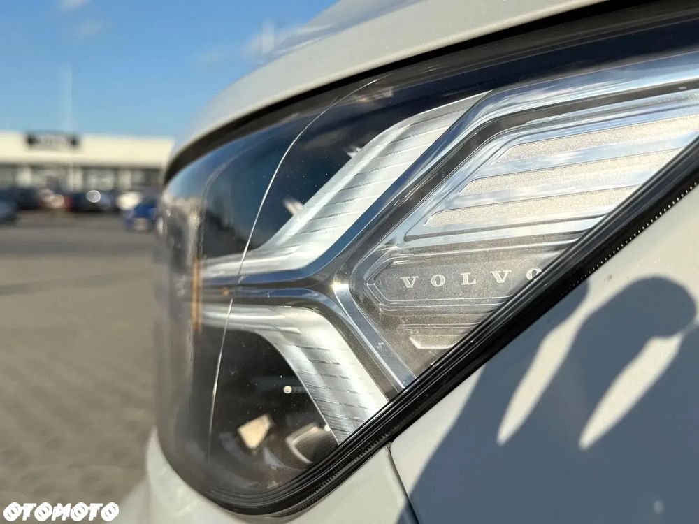 Volvo XC 40 T2 Momentum Core - 32