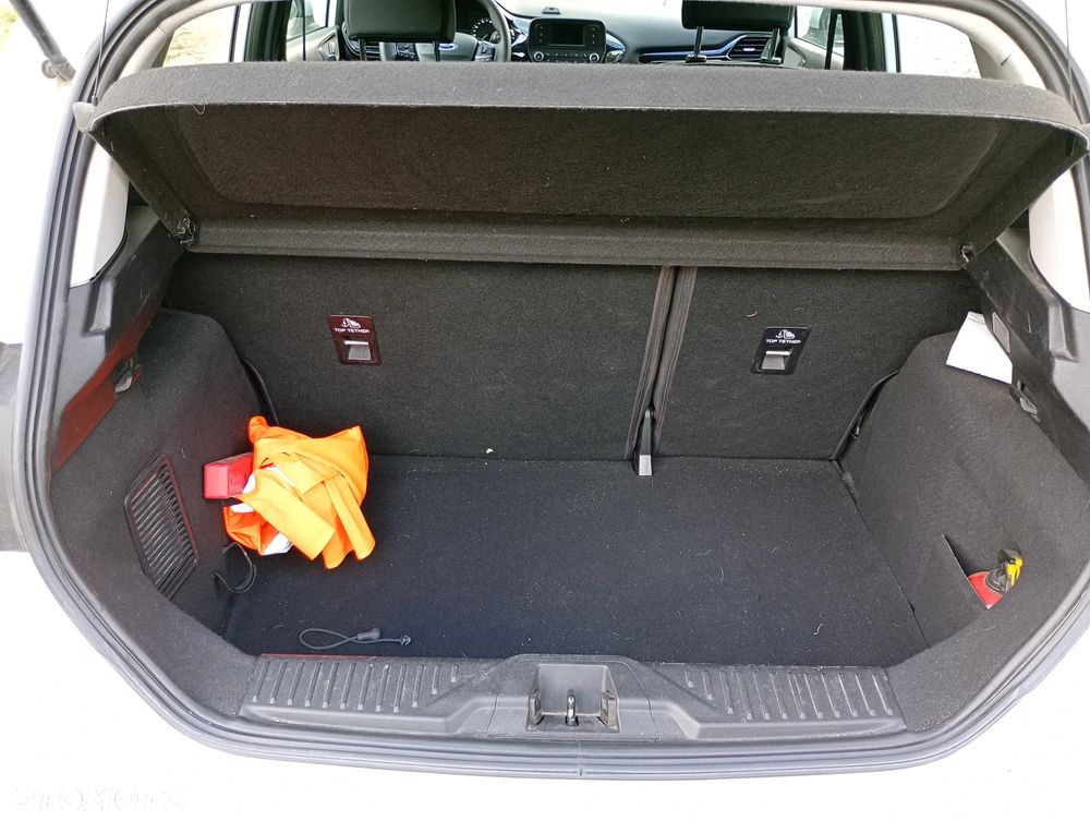 Ford Fiesta 1.1 Titanium - 23