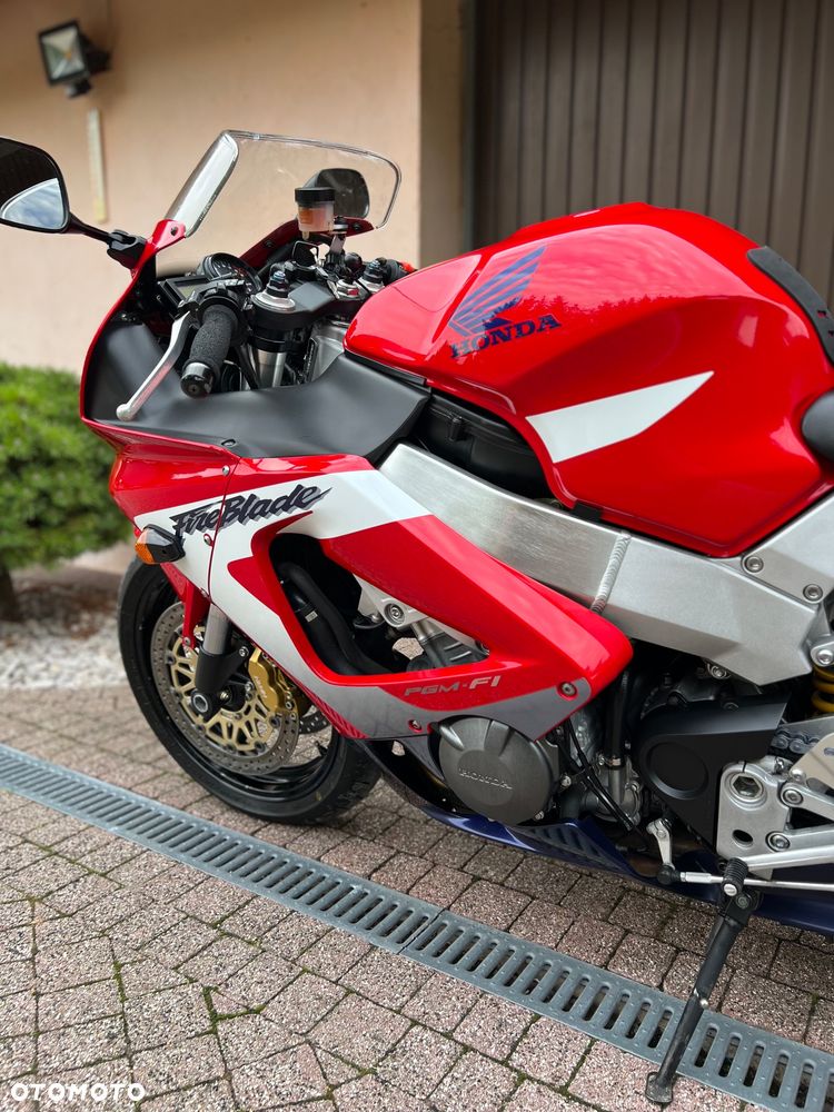 Honda CBR - 25