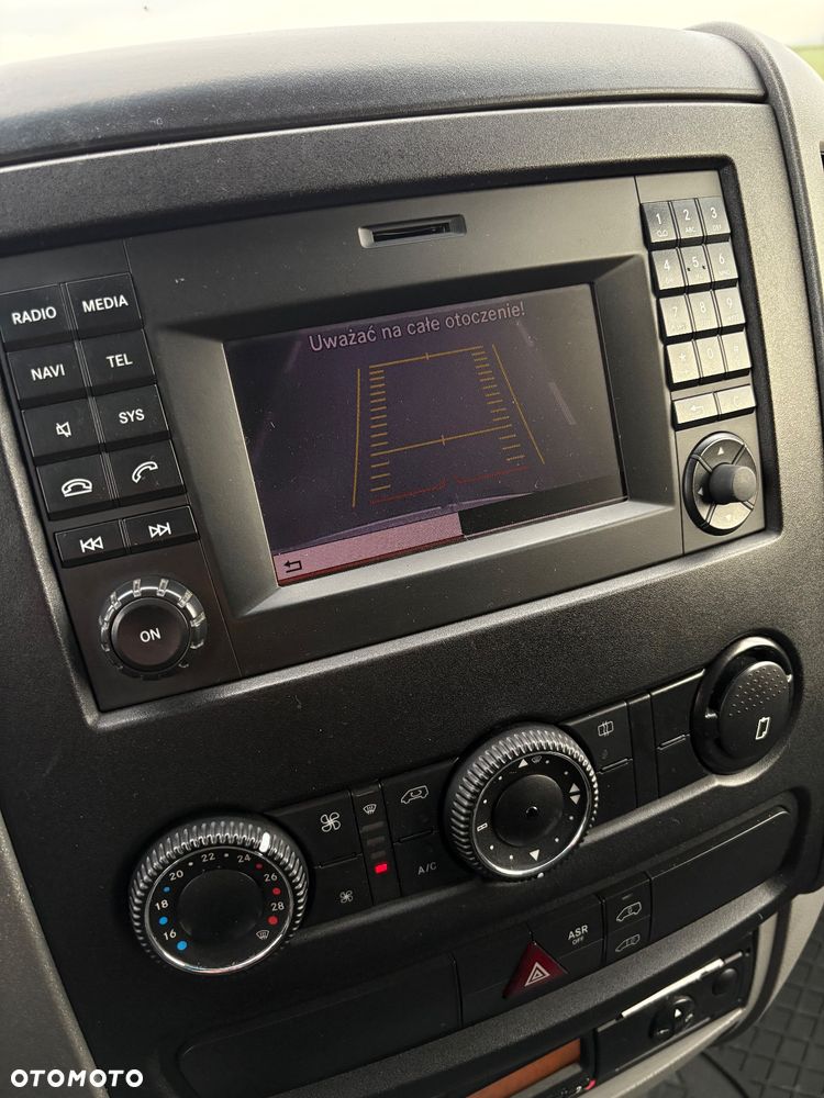 Mercedes-Benz Sprinter - 11