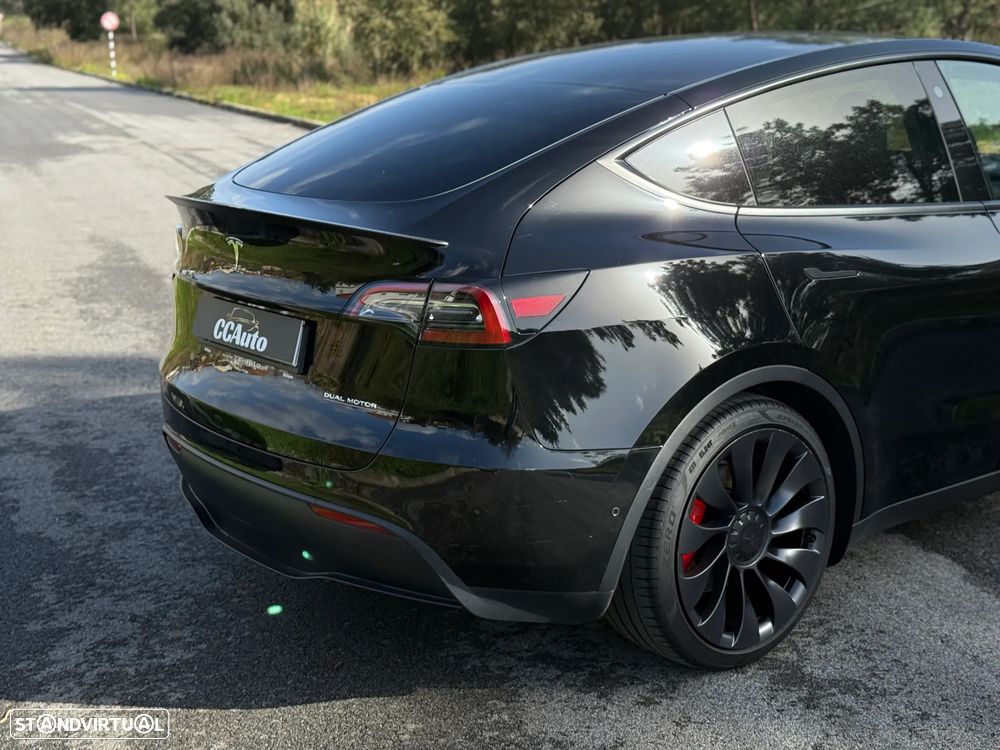 Tesla Model Y Performance Dual Motor AWD - 9