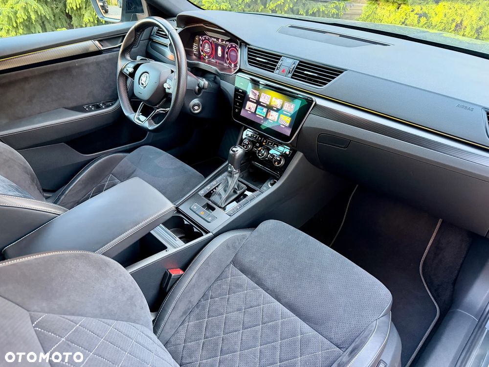 Skoda Superb 2.0 TDI SCR 4x4 Sportline DSG - 10