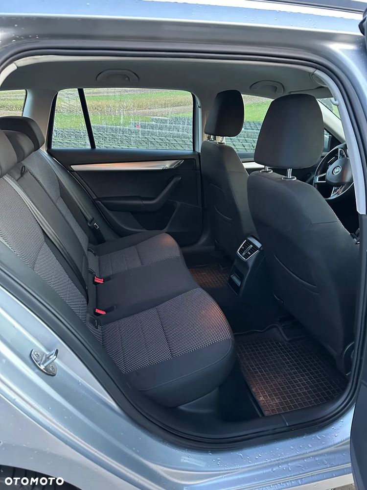 Skoda Octavia 1.6 TDI Active DSG - 13