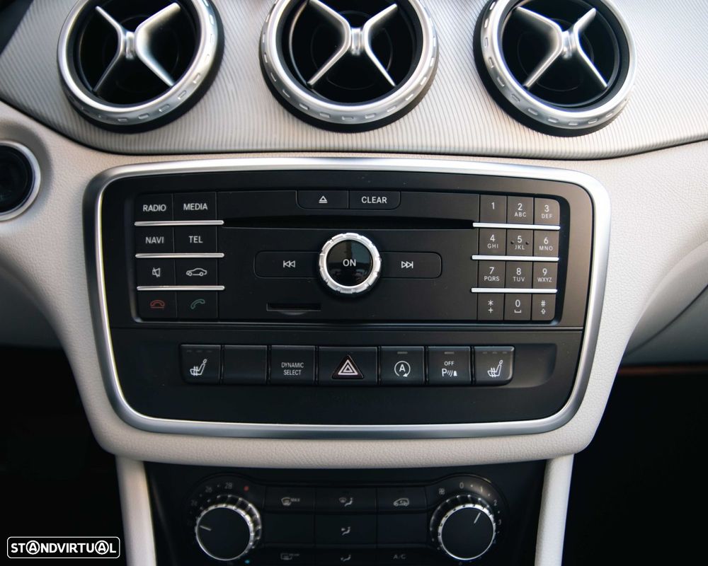 Mercedes-Benz GLA 220 d 7G-DCT Urban - 8