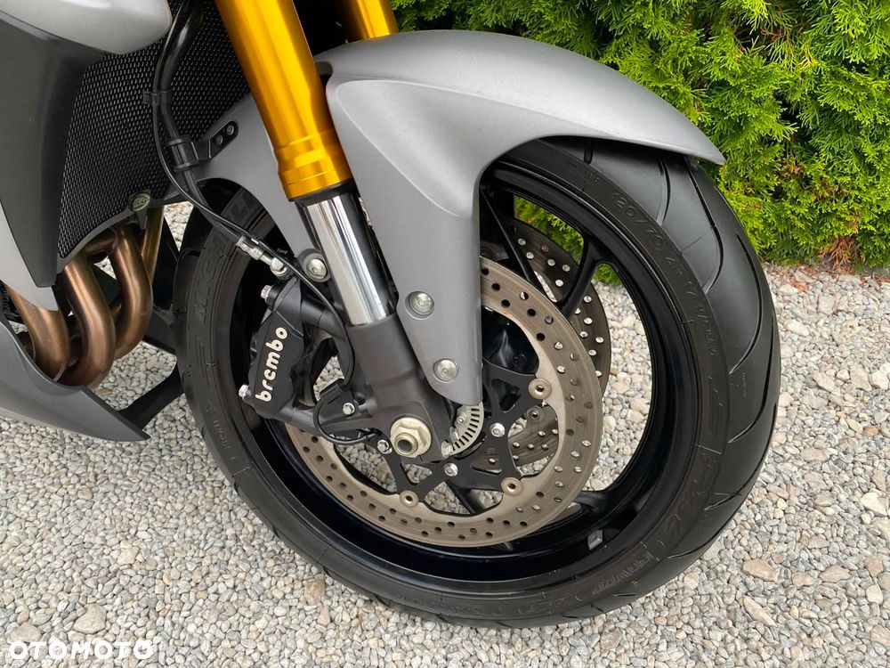 Suzuki GSX - 20