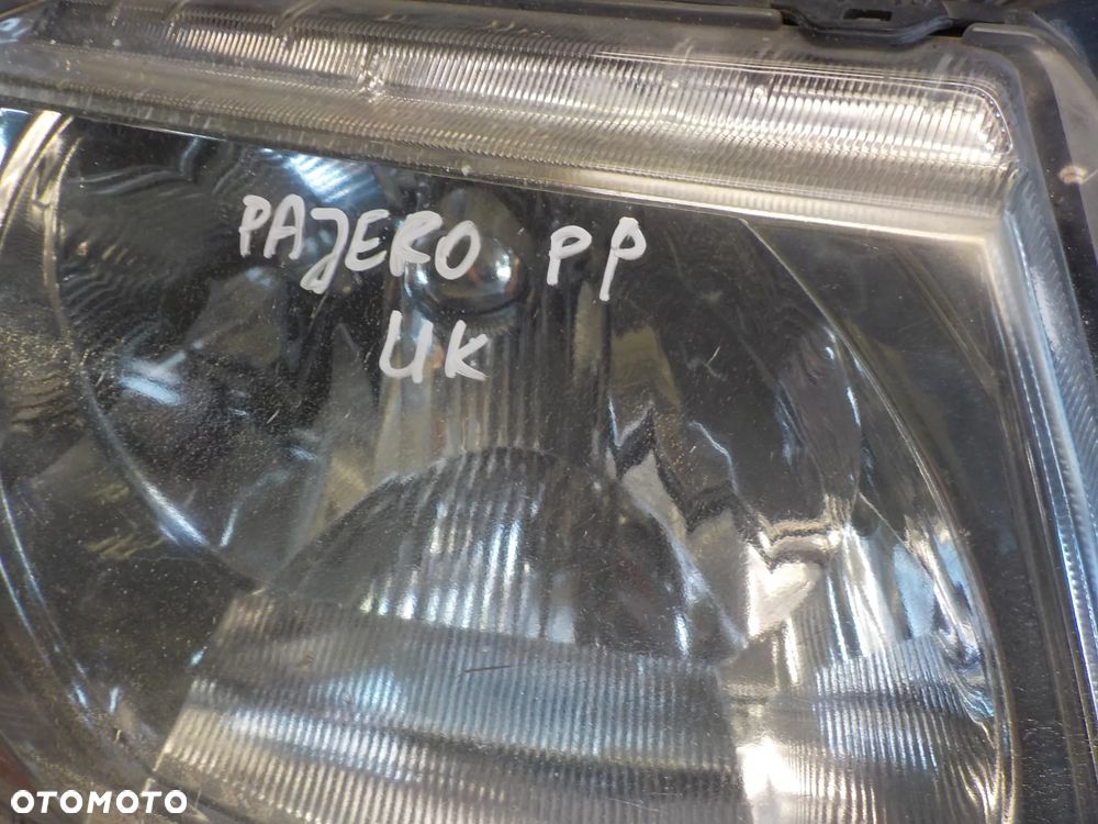 MITSUBISHI PAJERO III SHOGUN LAMPA PRAWA PRZÓD UK - 8
