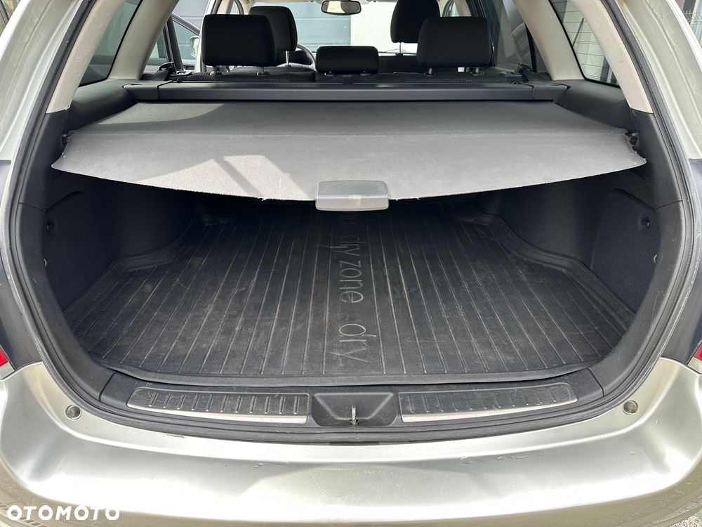 Toyota Avensis - 11