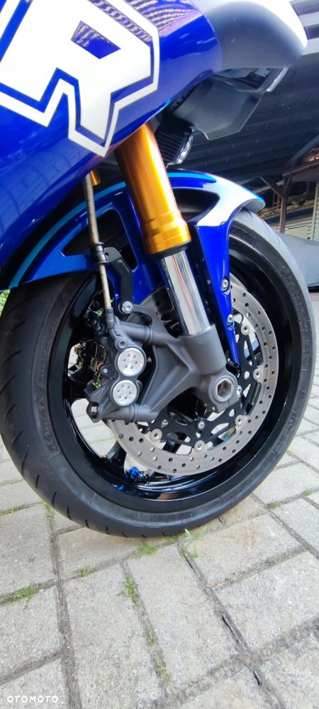 Yamaha R1 - 17