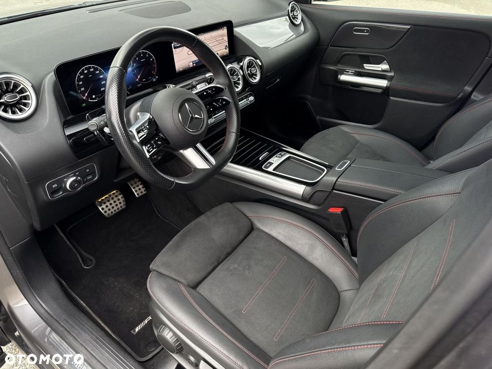 Mercedes-Benz GLA - 10
