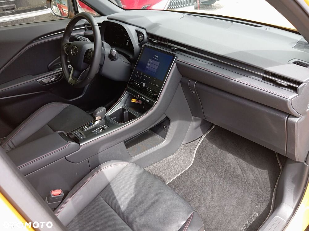 Lexus LBX 1.5 Hybrid Emotion - 12