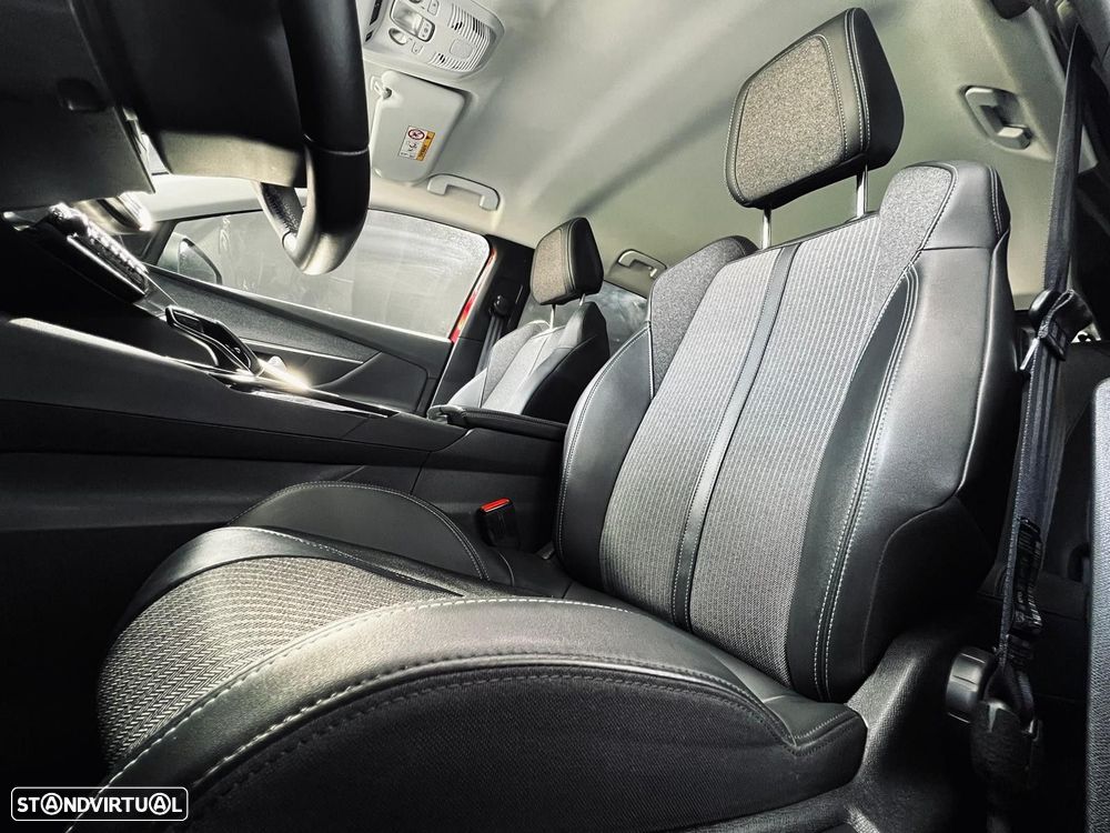 Peugeot 3008 1.6 Hybrid4 Allure e-EAT8 - 32