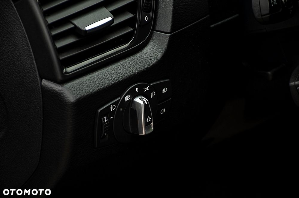 BMW X1 sDrive18i xLine - 24