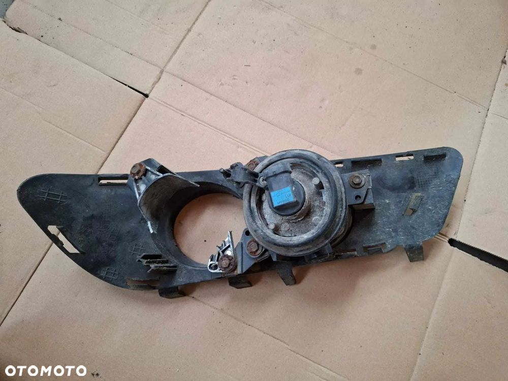 KRATKA ZDERZAKA PRAWA PRZEDNIA PRZÓD MERCEDES W212 HALOGEN - 3