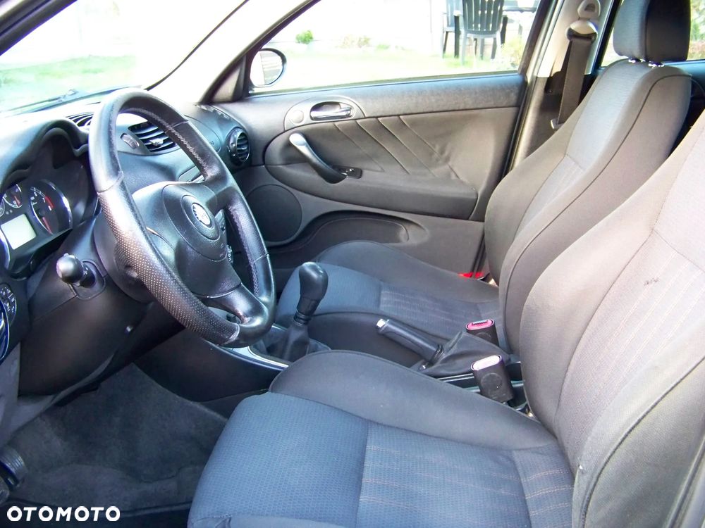Alfa Romeo 147 - 16