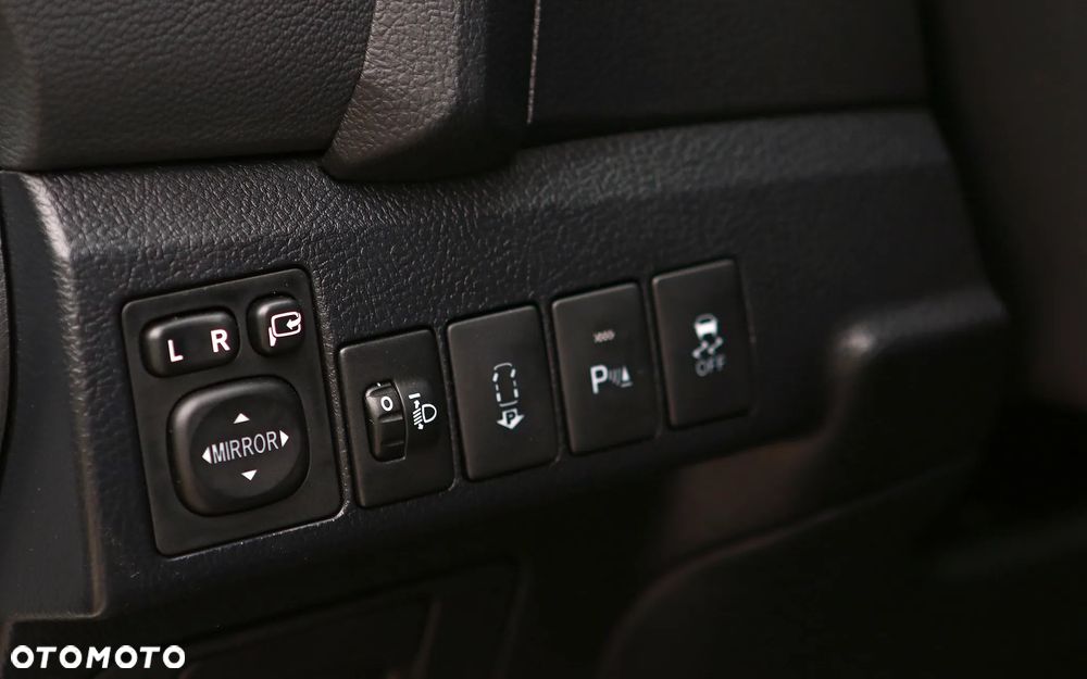 Toyota Auris 2.0 D-4D Premium - 8