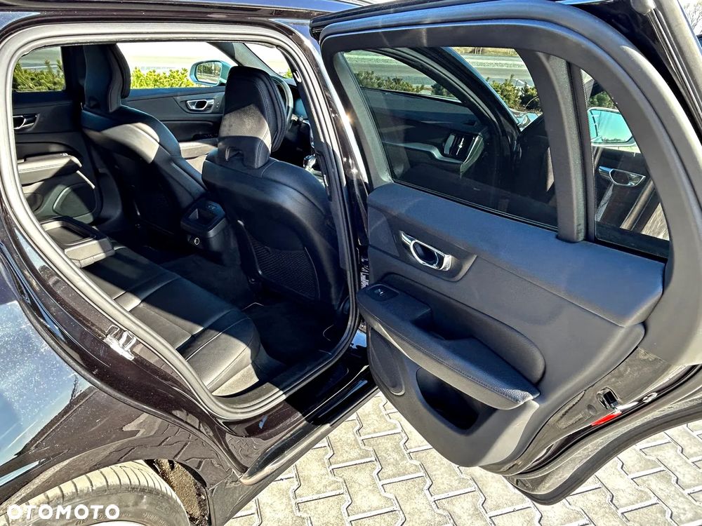 Volvo V60 T5 Momentum Pro - 14