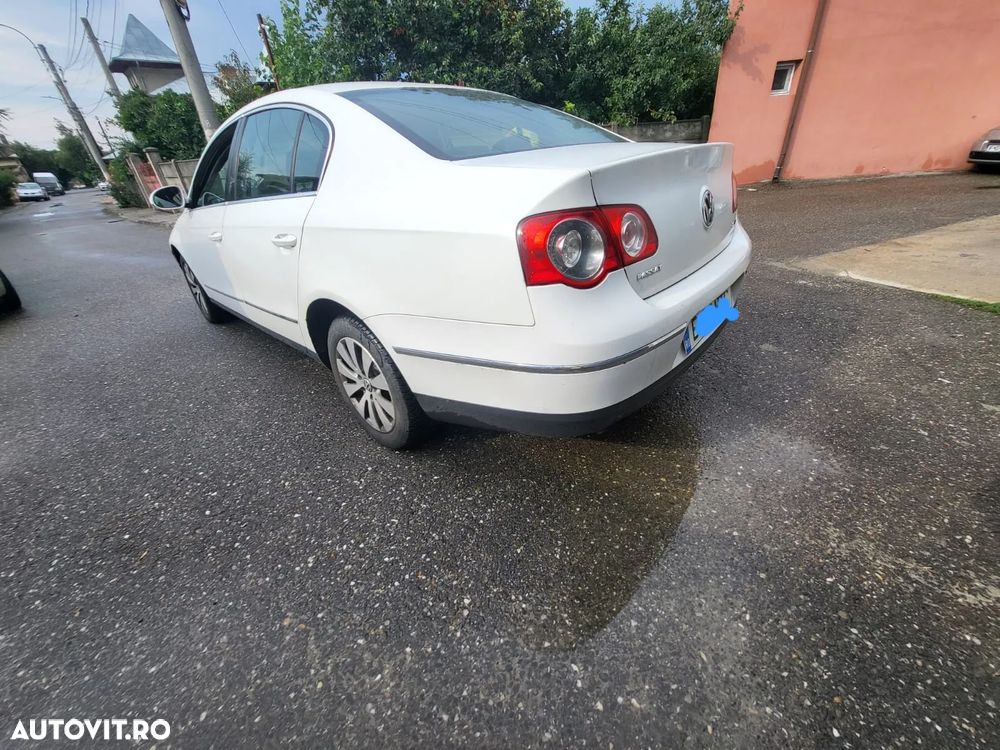 Volkswagen Passat 2.0 TDI Comfortline DPF DSG - 4