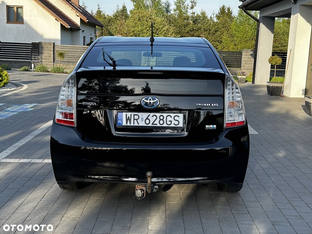 Toyota Prius (Hybrid) - 6