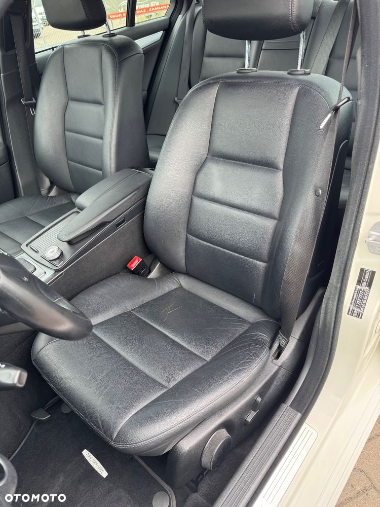 Mercedes-Benz Klasa C 300 T 7G-TRONIC Avantgarde - 24