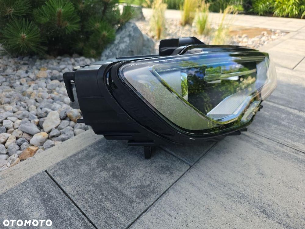 AUDI A3 S3 8V SEDAN CABRIO Lampa prawa przód Bi-Xenon Led 8V0941044M Ciemna - 4