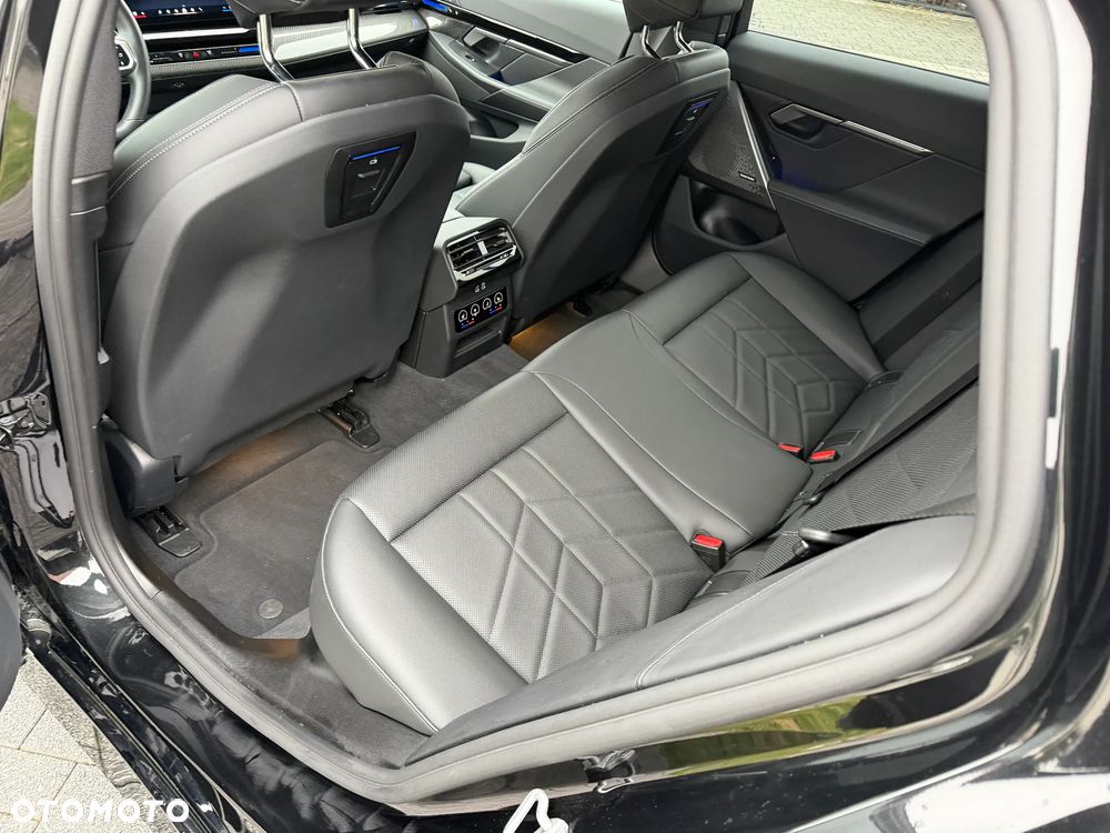 BMW Seria 5 520d mHEV - 12