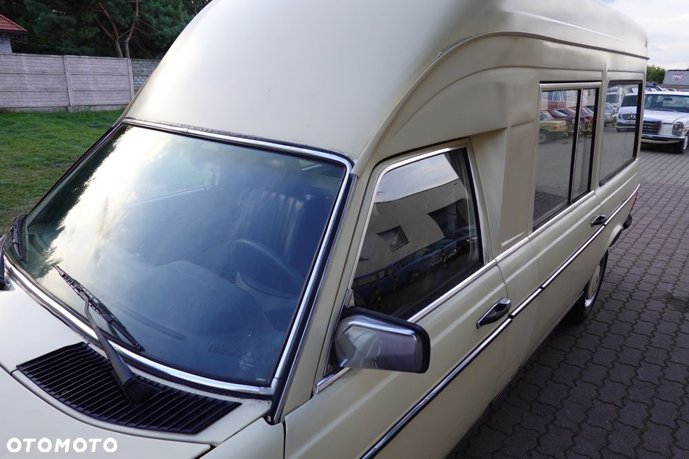 Mercedes-Benz W123 - 25