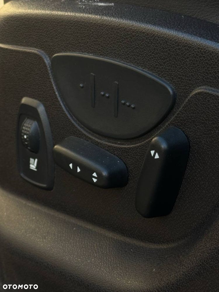 Renault Grand Scenic - 12