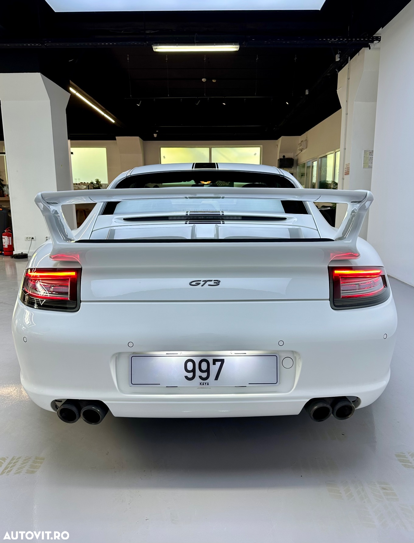 Porsche 911 Carrera - 6