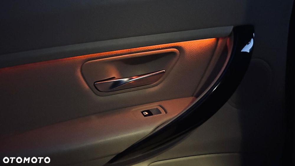 BMW Seria 3 320i - 38