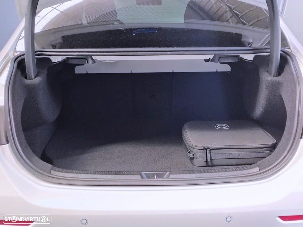 Mercedes-Benz A 250 Limousine e - 14