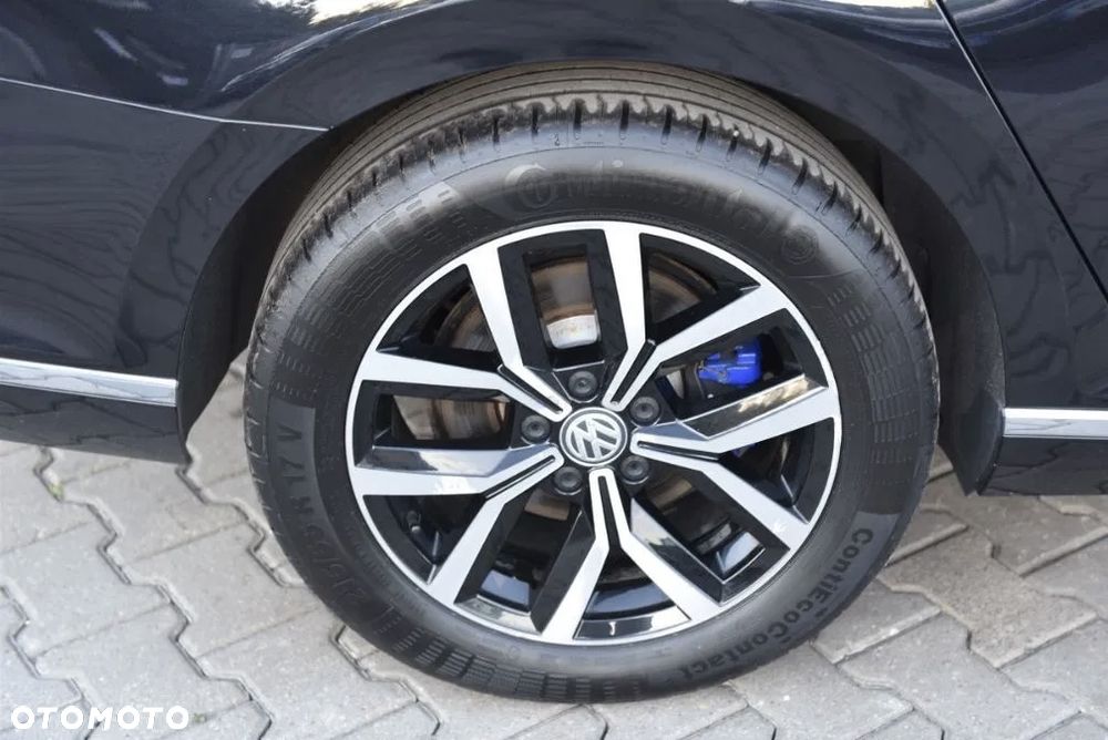 Volkswagen Passat - 10