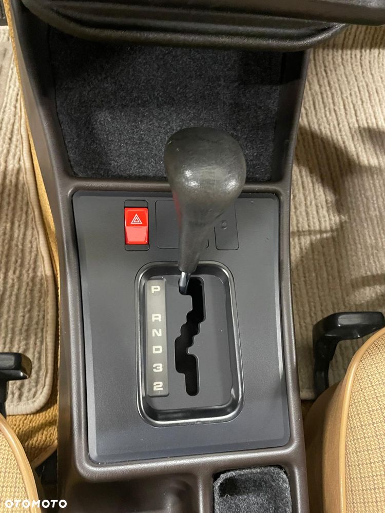 Mercedes-Benz W201 (190) - 21