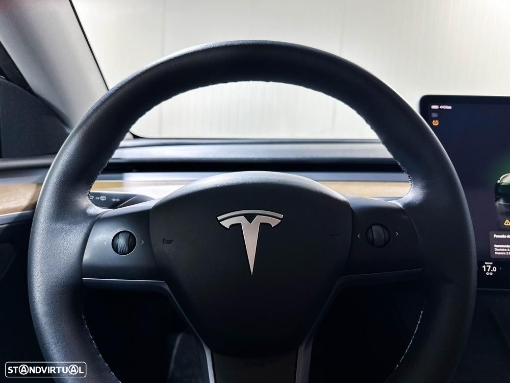 Tesla Model Y Long Range Dual Motor AWD - 39