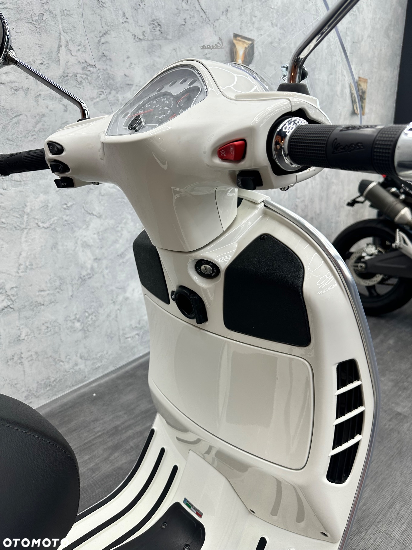 Vespa GTS - 8