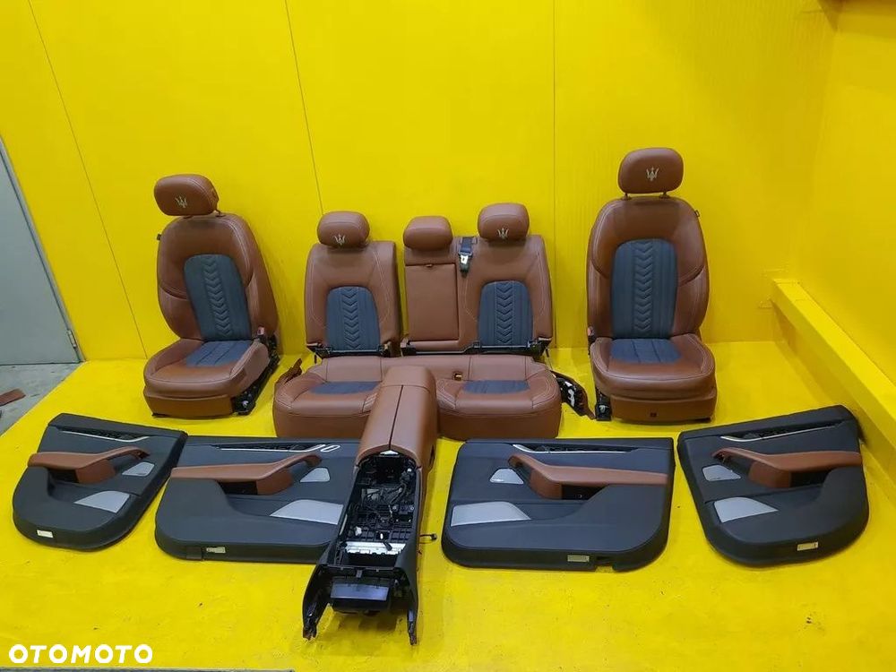 MASERATI LEVANTE FOTELE KANAPA BOCZKI TUNEL SKÓRA - 3